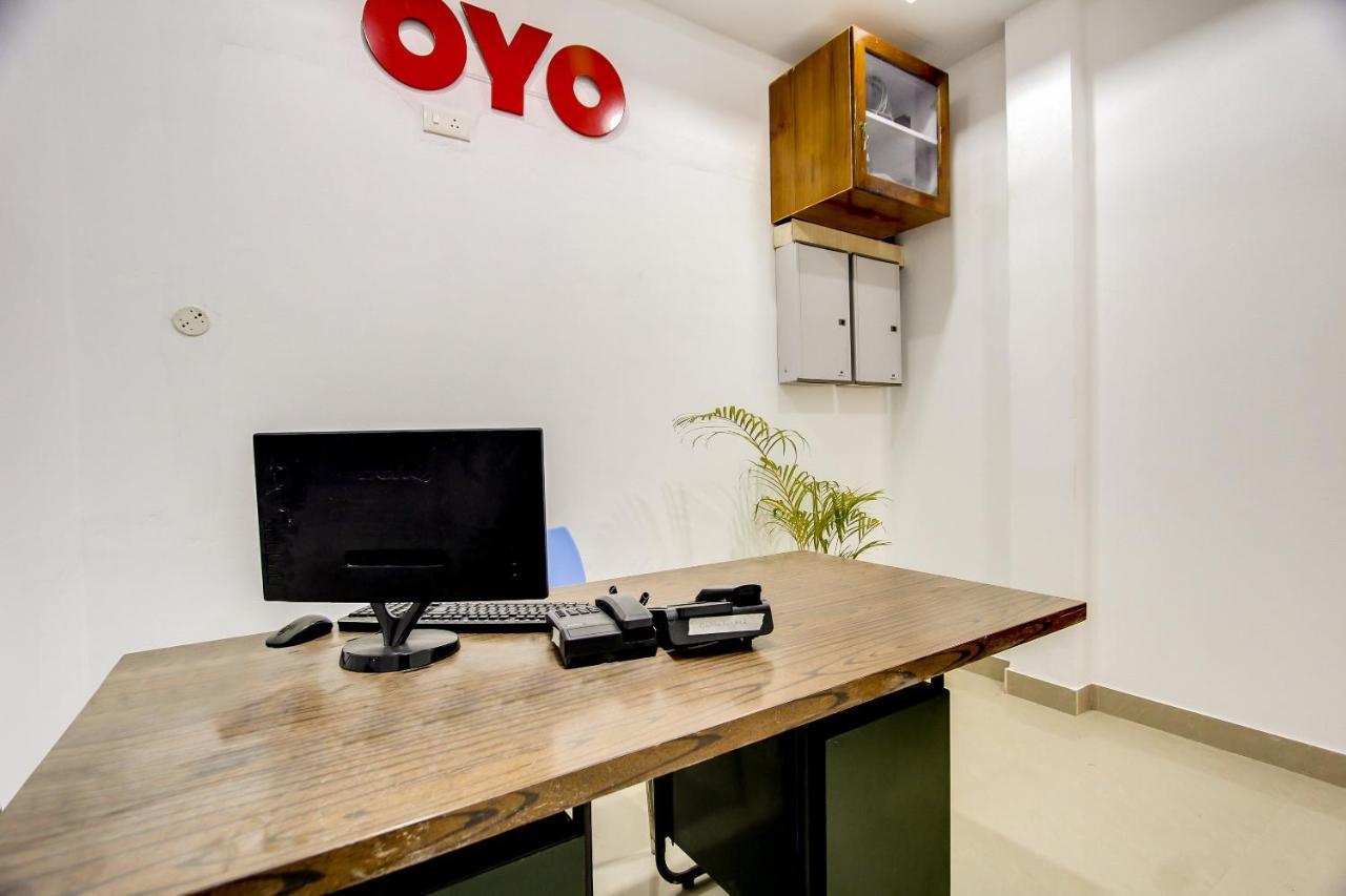 Oyo 69625 Mayuraa Residency Hotel Kumbakonam Exterior foto