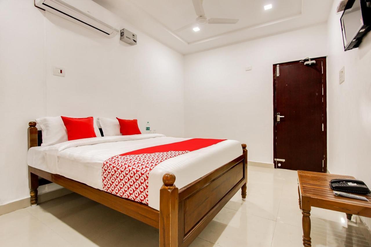 Oyo 69625 Mayuraa Residency Hotel Kumbakonam Exterior foto